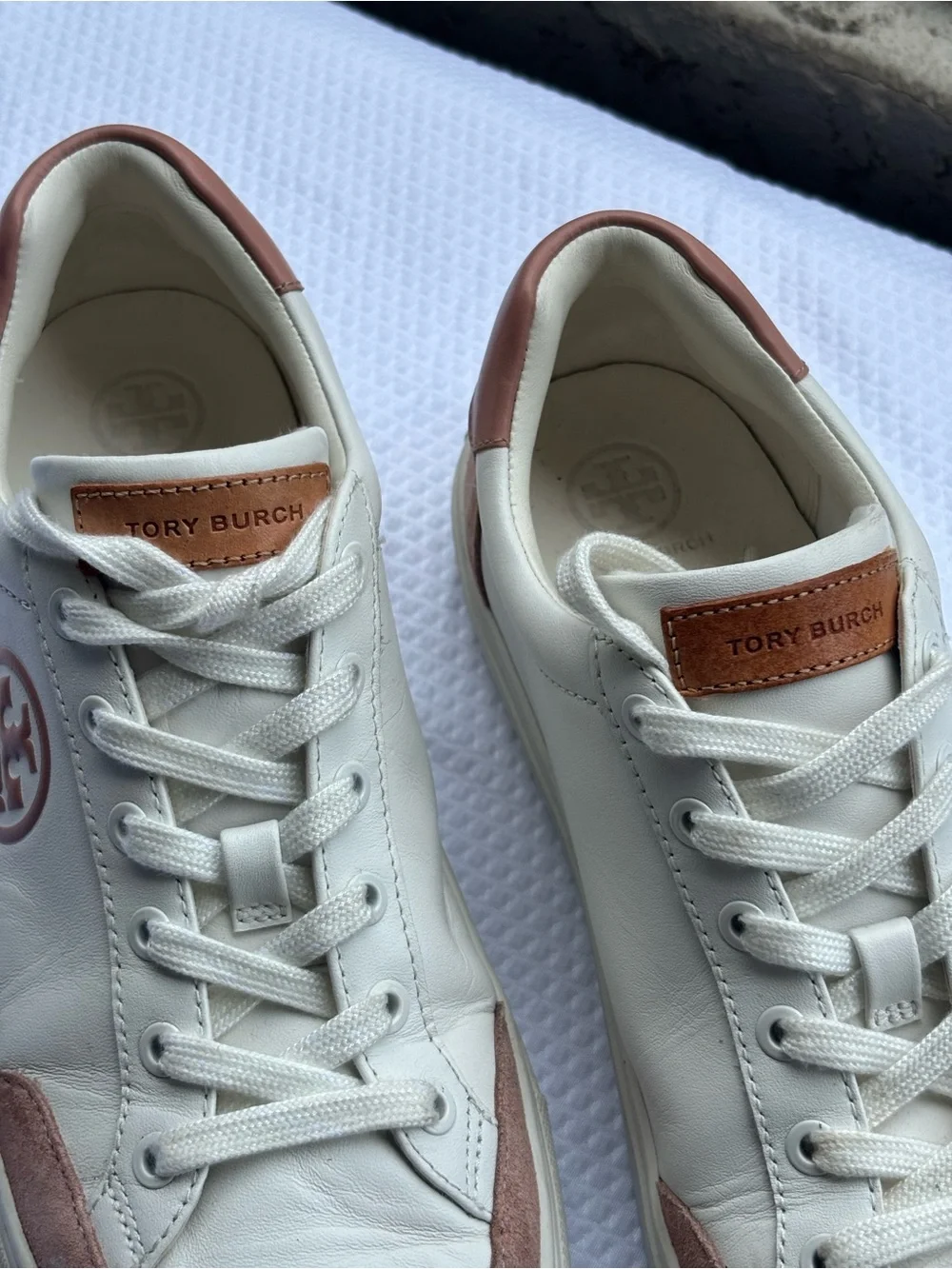 Tory Burch White and Blush Low-Top Logo Sneakers